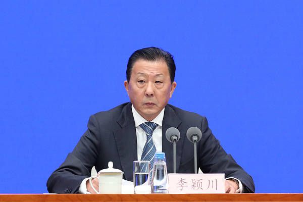 攻强制给受灌水憋尿最后失禁